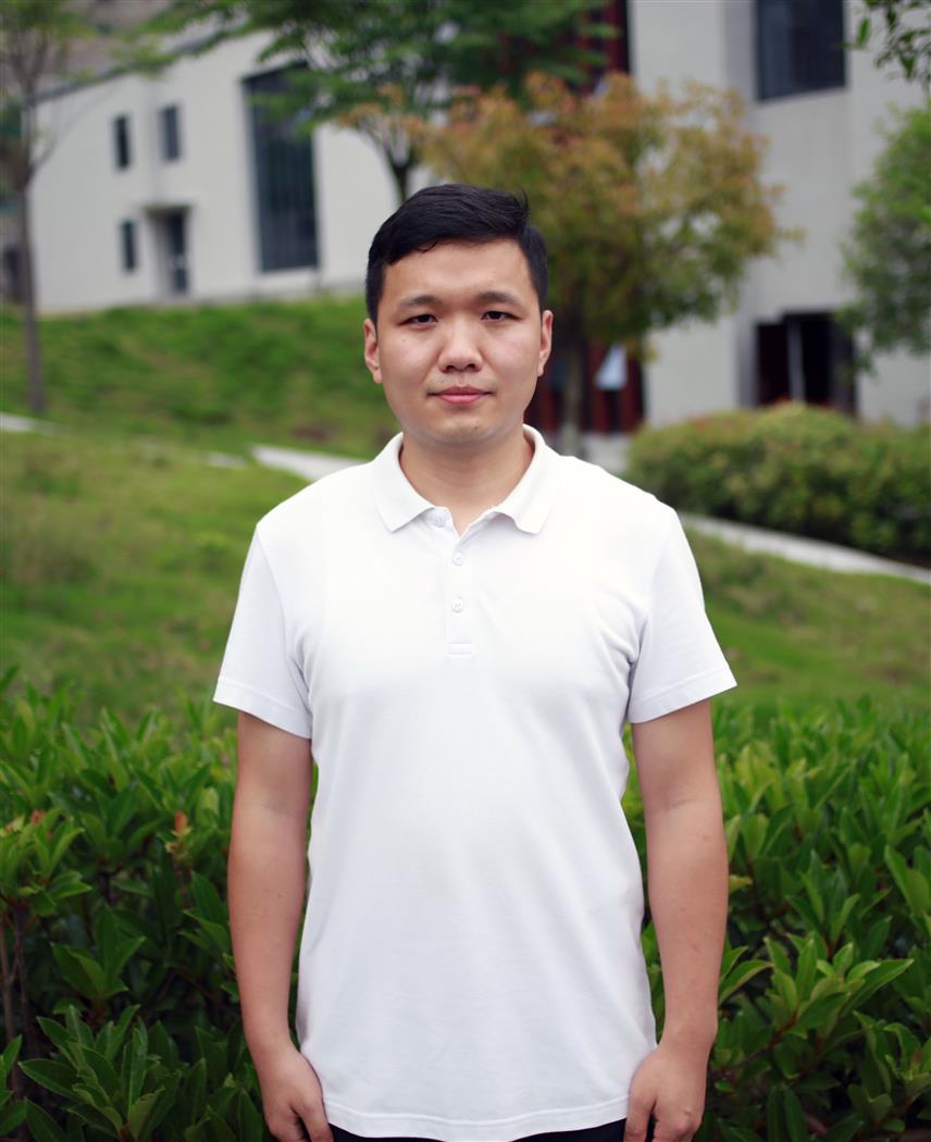 罗昊1.jpg
