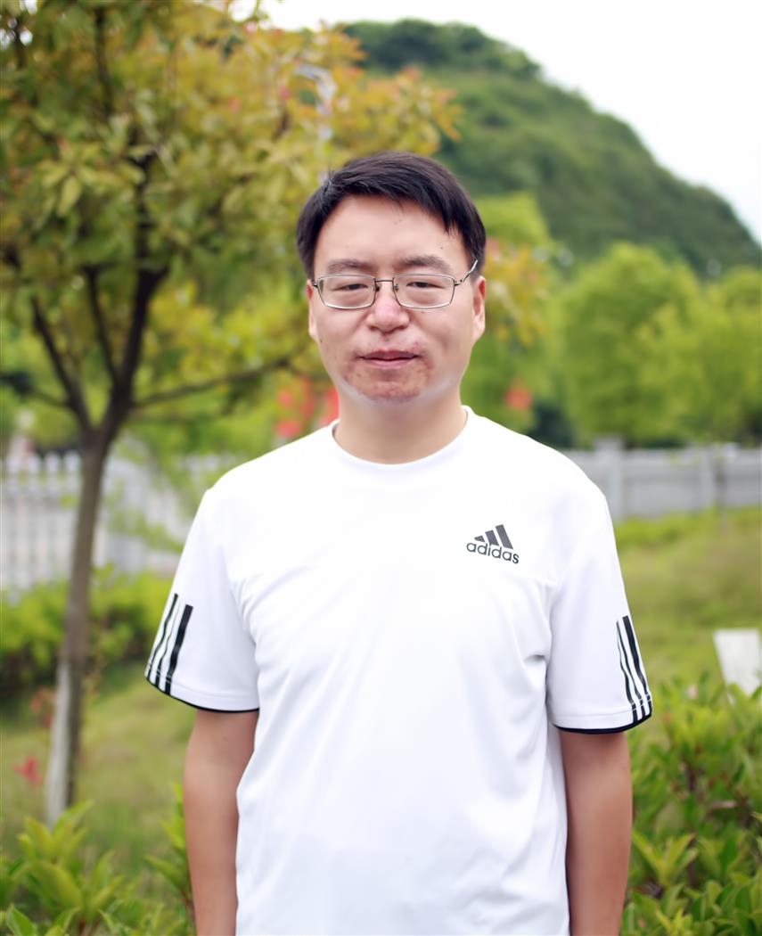 梅江华1.jpg